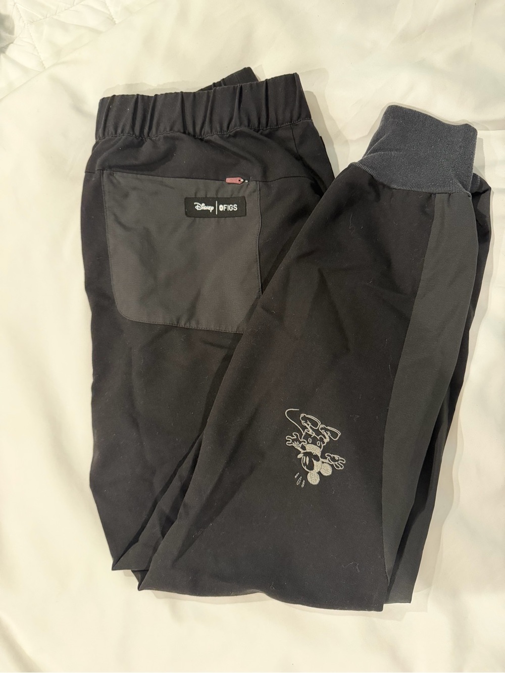 FIGS x Disney Women’s Jogger Scrub Pants